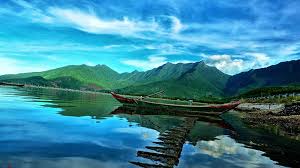 Vịnh Lăng Cô đẹp đến từng hơi thở