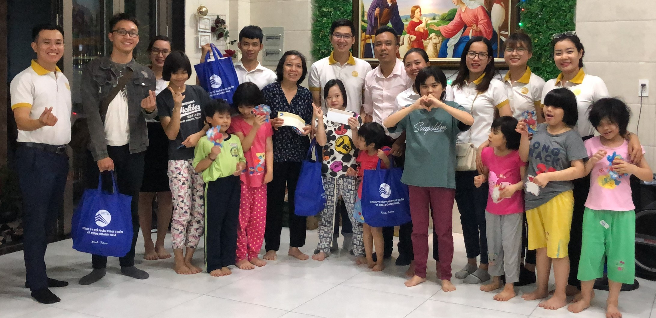 Chia sẻ yêu thương-Nhà tình thương Tê Phan