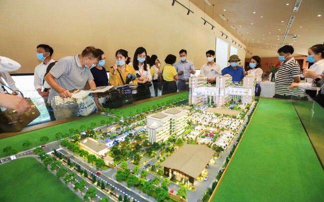 Doanh nghiệp BĐS vẫn ngược sóng "ra khơi" mùa dịch